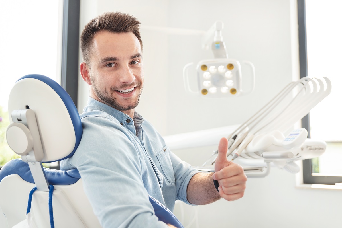 fix-chipped-teeth-with-the-help-of-the-Newport-Beach-dentist
