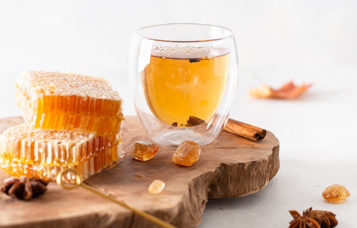 Take-Advantage-of-Your-Honey-Sticks-To-Help-Build-Up-Your-Body’s-Immune-System